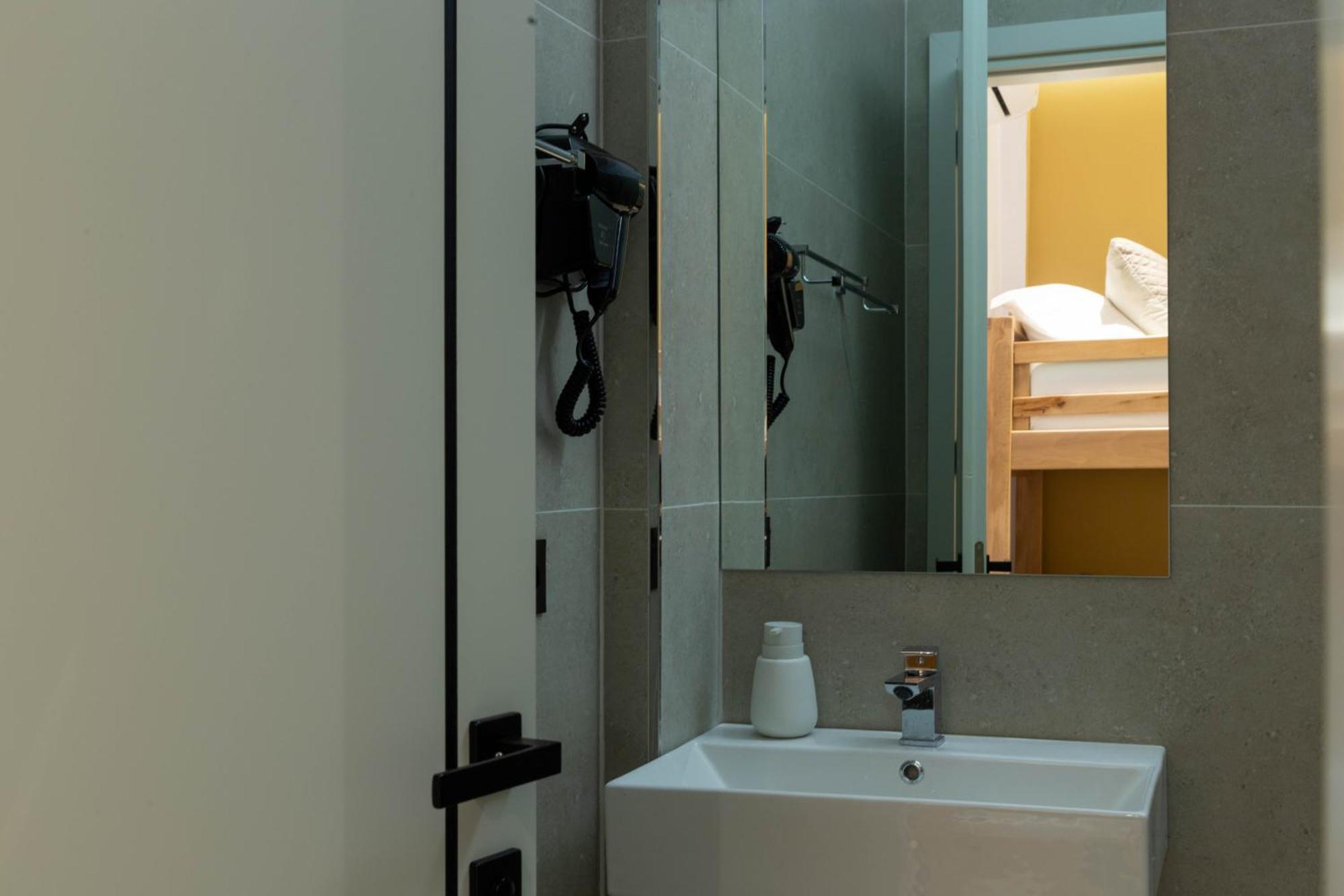 Amau Beach Rooms Durrës Buitenkant foto